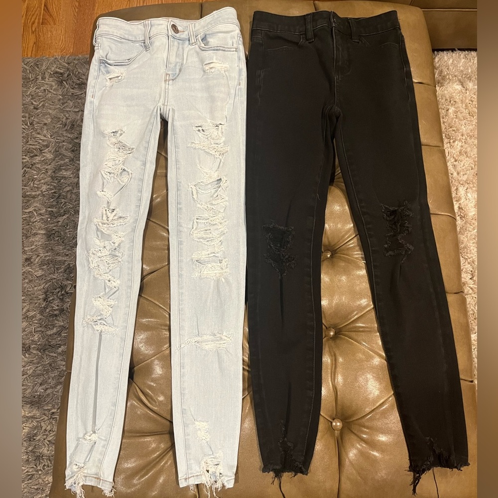 AMERICAN EAGLE JEANS (2 Pairs)